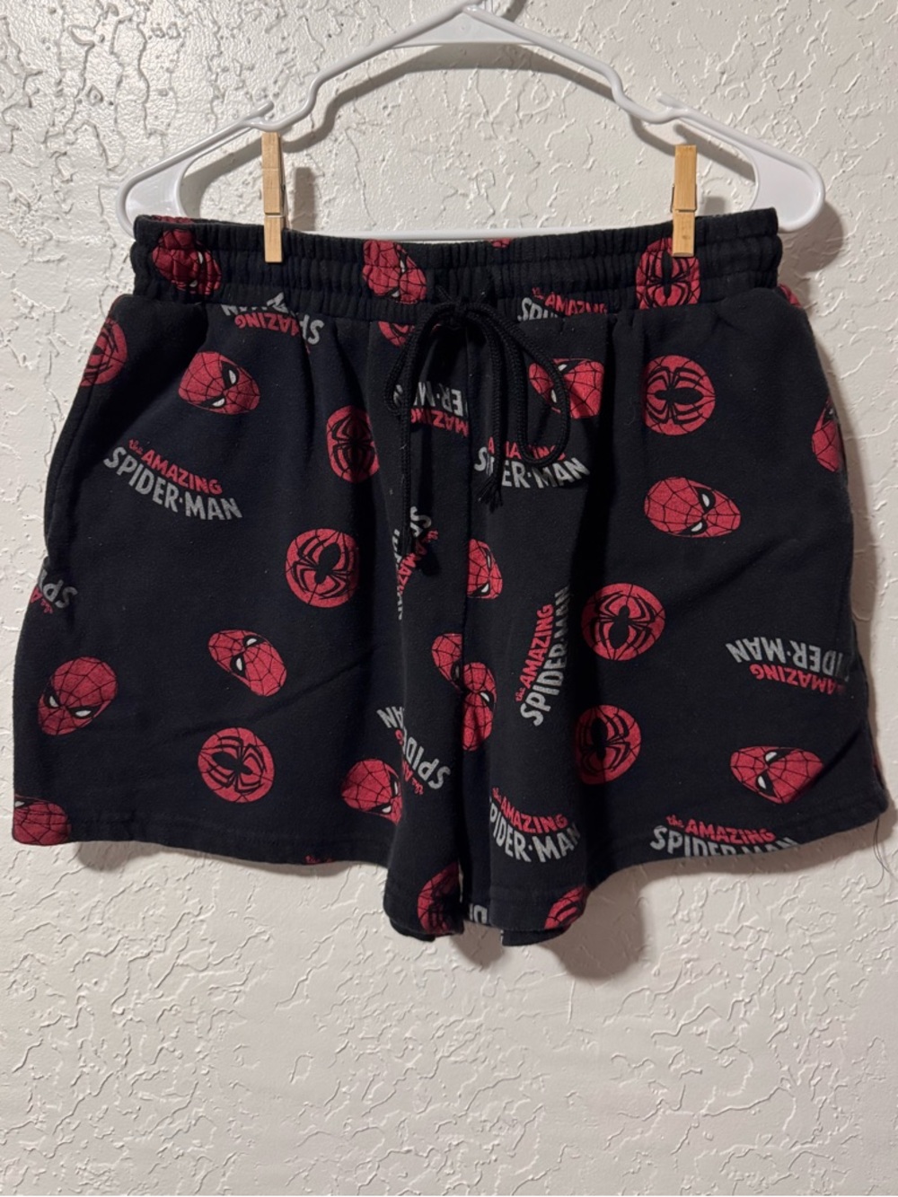 Marvel Mad Engine Spiderman Sweatshorts
Size XL